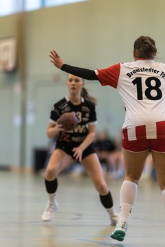Bild 104 - wBJ SV Henstedt Ulzburg - Bramstedter TS : Ergebnis: 27:15